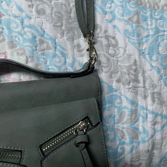 NWOT Soft Green Leather Crossbody - Picture 8 of 9